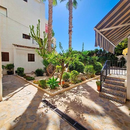 Residential With Pool, 500 Meters To The Beach オリウエラ エクステリア 写真