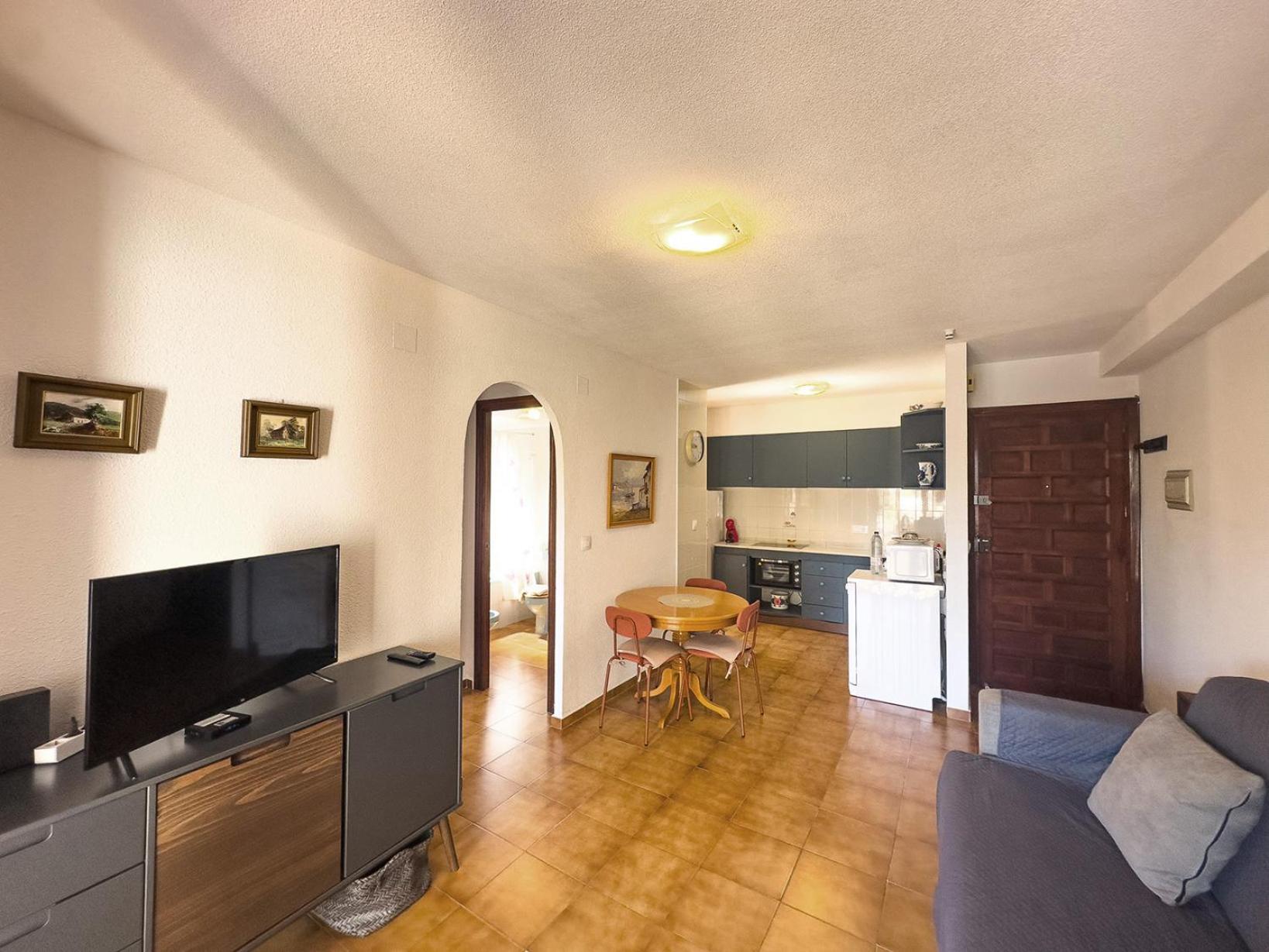 Residential With Pool, 500 Meters To The Beach オリウエラ エクステリア 写真