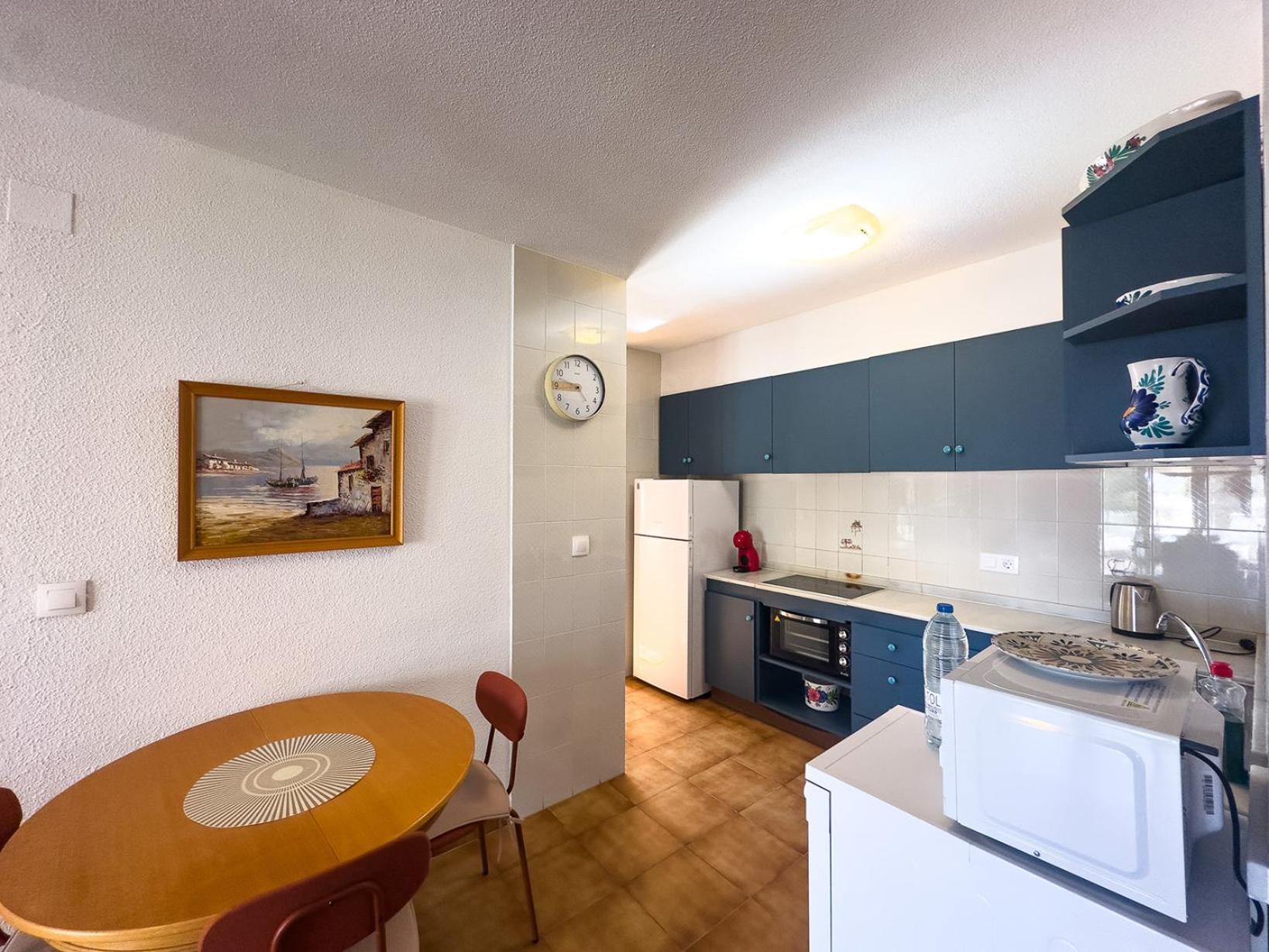 Residential With Pool, 500 Meters To The Beach オリウエラ エクステリア 写真
